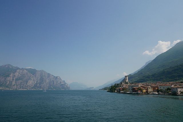 275-boottocht-Malcesine-Sirmione-dag-6-009-vertrek -Malcesine.jpg - Mille grazie Jakob e Luise voor het aangename gezelschap en de leuke vakantie!